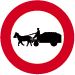 Panneau C13 Accès interdit véhicules attelés